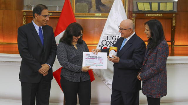 Colecta contra el Cáncer: Vizcarra y primera dama entregaron donativo
