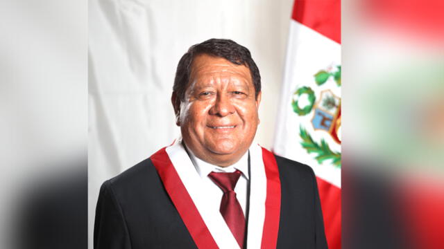 Congresista Walter Ascona representa a la región de Moquegua.