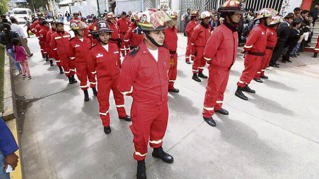 Capacitan a bomberos del sur para visita de papa Francisco
