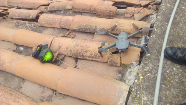 Artículos, sospechosamente, fueron encontrados en el techo del penal de Quencoro. Foto: INPE