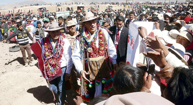 Presidente Vizcarra anuncia construcción de hospital, carreteras y 'qochas' en Puno