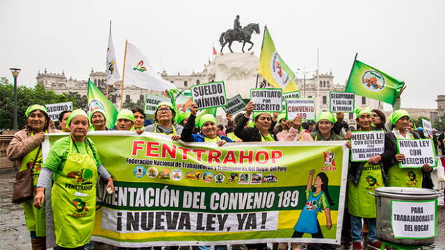 Trabajadoras del hogar en protesta en Plaza San Martín. Foto: Federación de Trabajadoras del Hogar del Perú.