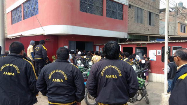 Mototaxistas marchan en contra  de inspectores municipales 