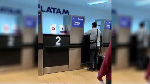 Latam: pasajeros pierden vuelos por falta de información [VIDEO]