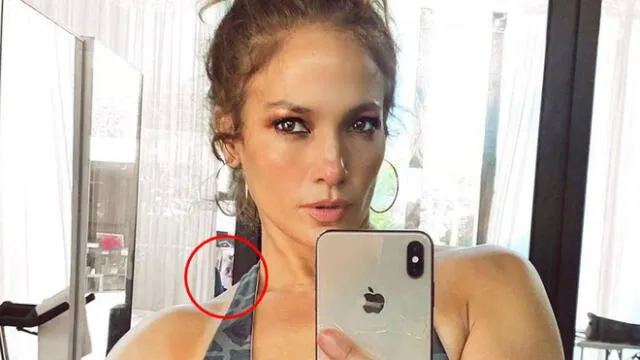 En la imagen se puede observar a la cantante tomándose un selfie durante una de sus rutinas de ejercicios. (Foto: Instagram)