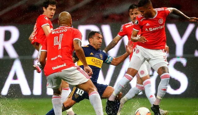 Internacional y Boca Juniors juegan por la ida de los octavos de final de la Copa Libertadores 2020. Foto: EFE
