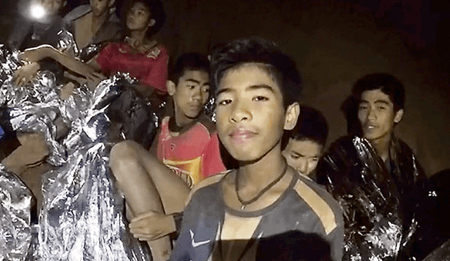 Tailandia: rescatan a más niños de cueva tras reanudarse operación