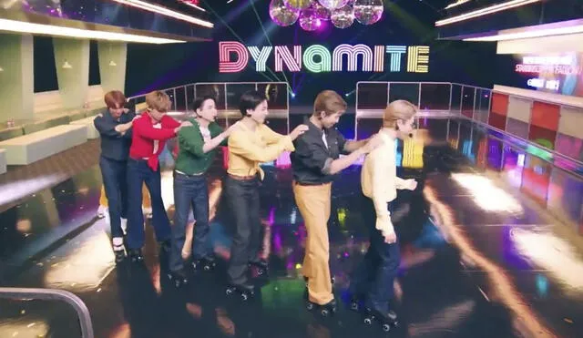 Al culminar su performance, los miembros de BTS se divirtieron usando patines. Foto: captura YouTube