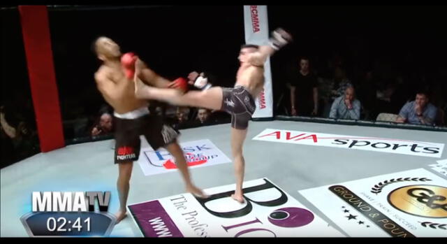 YouTube: peleador de Muay Thai se burlaba de su oponente, hasta que fue noqueado [VIDEO]