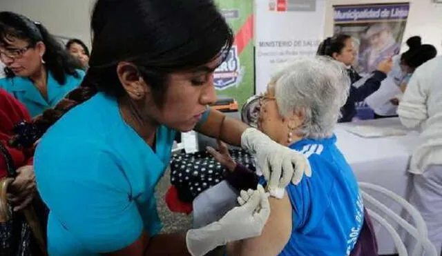 Vacuna contra neumococo ya está disponible para adultos mayores a nivel nacional