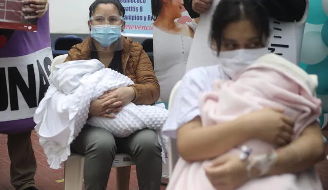 Maternidad de Lima realiza campaña de vacunacion contra la Difteria a madres gestantes. Fotos : Jorge Cerdan.
