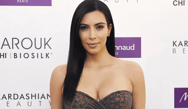 Kim Kardashian reta a Instagram usando revelador vestido, pero fans la trolean