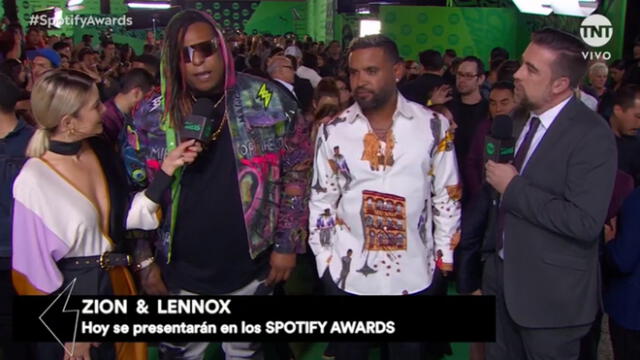 Zion y Lennox se presentaron en la alfombra verde de los Spotify Awards. (Foto: Captura / TNT)