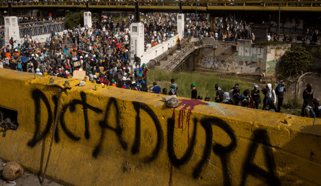 Condenan ocho personas por participar en protestas contra Maduro