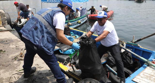Arequipa: Sacan cuatro toneladas de basura del fondo del mar