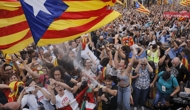 Así festejó Cataluña tras la declaración de su independencia de España [VIDEO]