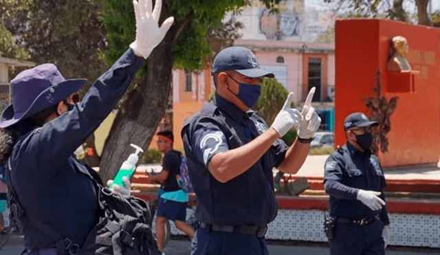 Policía utiliza lenguaje de señas para difundir mensajes de prevención del coronavirus