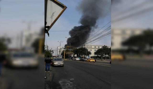 Siniestro fue reportado a las 8.30 de la mañana cuando se escuchó una fuerte explosión. Foto: Milagros Ñaña / URPI-GLR