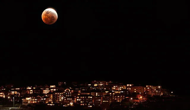 El eclipse lunar del 8 de noviembre será una luna de sangre. Se trata del segundo y último eclipse de su tipo este 2022. Foto: Sacha Fernández / Flickr