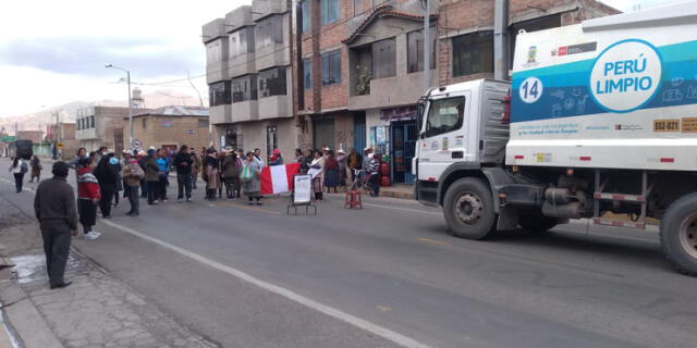 Pobladores de Cabanillas bloquearon por unas horas la vía Arequipa - Juliaca