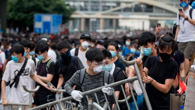 Miles intentaron irrumpir en Parlamento de Hong Kong para evitar ley de extradición