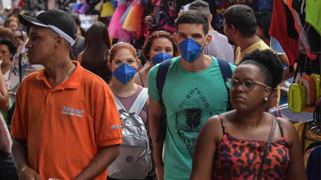 En Brasil estiman que hay más de 300 mil infectados en las calles. Expertos temen hecatombe. (Foto: AFP)