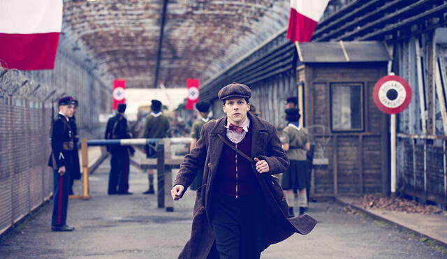 Jesse Eisenberg encarna al famoso mimo Marcel Marceu en el drama bélico "Resistencia". (Foto: iMDb)