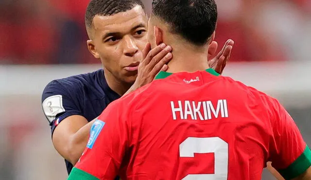 Mbappé y Hakimi son compañeros en el PSG. Foto: AFP