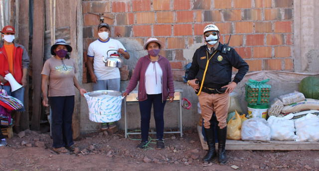 Los agentes de la Unidad de Tránsito donaron víveres y utensilios para poner en funcionamiento el comedor en Cusco. Foto: Policía Nacional.