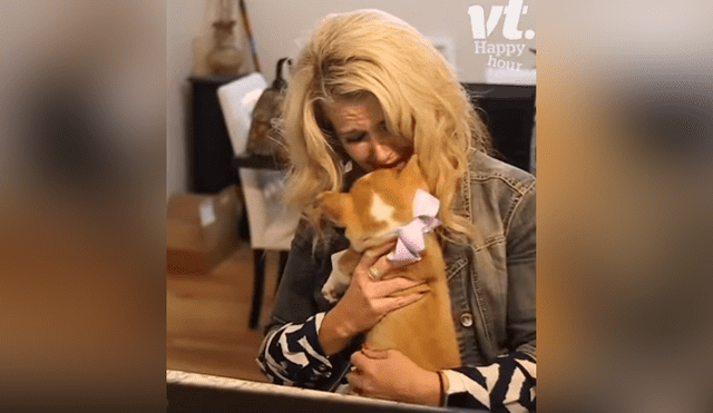 A través de Facebook se hizo viral la conmovedora reacción de una mujer al ver que su hija le había regalado un cachorro.