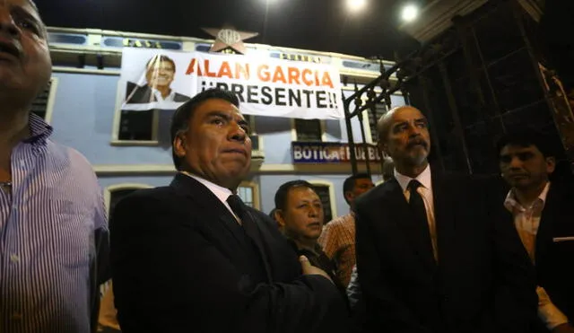 Alan Garcia llegó a la Casa del Pueblo para ser velado [FOTOS]