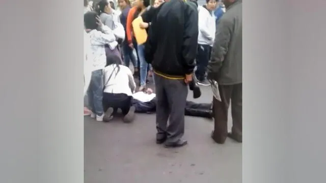 Trujillo: anciano resbala de autobús y sufre accidente  