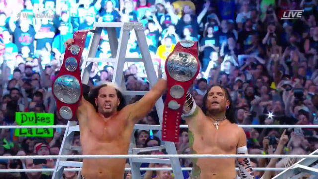 Wrestlemania 33: Los Hardy Boyz regresan y ganan los títulos en pareja