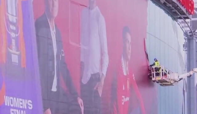 Imagen de Cristiano Ronaldo fue retirada de Old Trafford. Foto: captura/ Sky Sports News