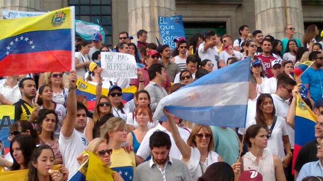 “Si gana Cristina, no quiero estar en la Argentina”: venezolanos preocupados por resultados electorales [FOTOS]