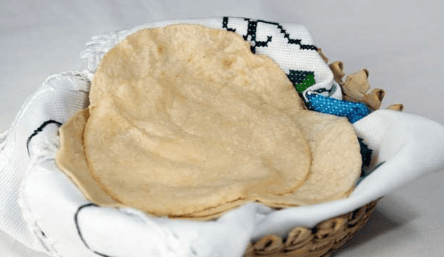 Twitter: Encontró extraño objeto en su tortilla e hilarantes teorías nacieron