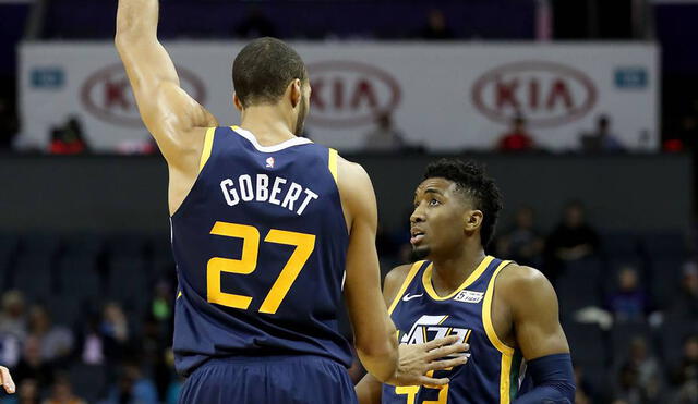 Ambos basquetbolistas comparten vestuario en los Utah Jazz. Foto: AFP.