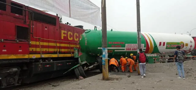 Transeúntes de la zona captaron el accidente con sus celulares. Foto: difusión