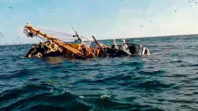 Pescadores se salvaron de morir al hundirse su nave