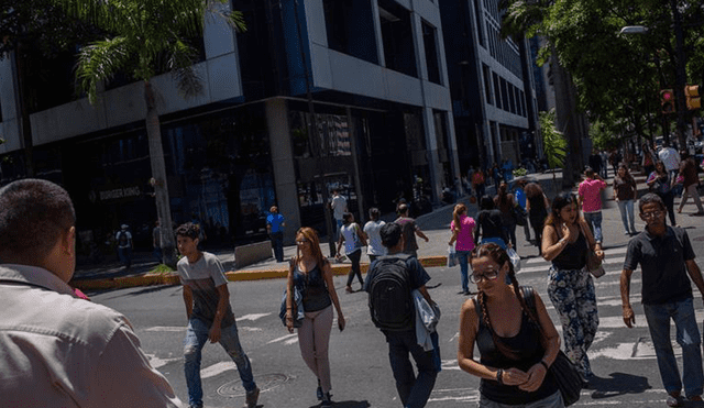 Hombres comen más y mejor que mujeres en la crisis venezolana, según encuesta