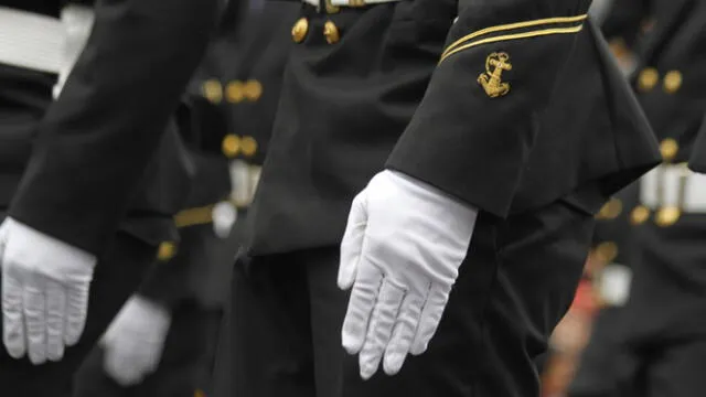 Familias enteras disfrutaron del variado y colorido cronograma del Desfile Militar. (Foto: La República)