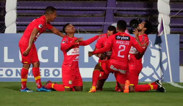 Sport Huancayo accedió a los octavos de final de la Copa Sudamericana 2020 tras eliminar a Liverpool de Uruguay. Foto: AFP.