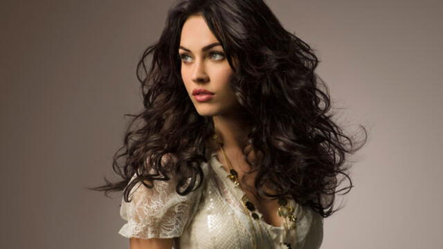 Megan Fox recrea sensual escena de Transformers [FOTO]