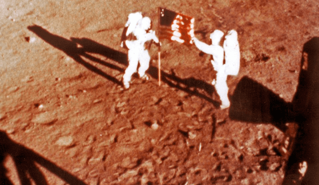 Exponen millonaria negociación secreta tras la muerte de Neil Armstrong