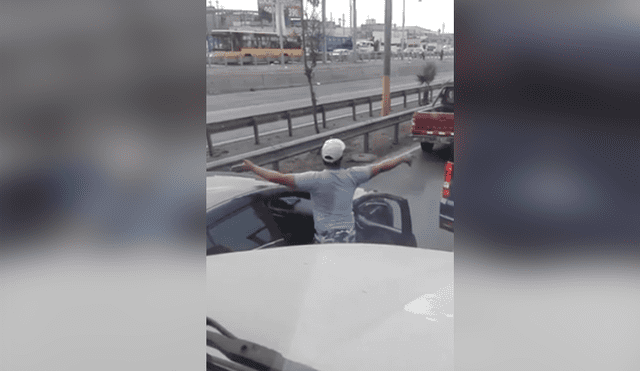 Facebook viral: peruano aprovecha congestionamiento vehicular y realiza coreografía que llama la atención de conductores