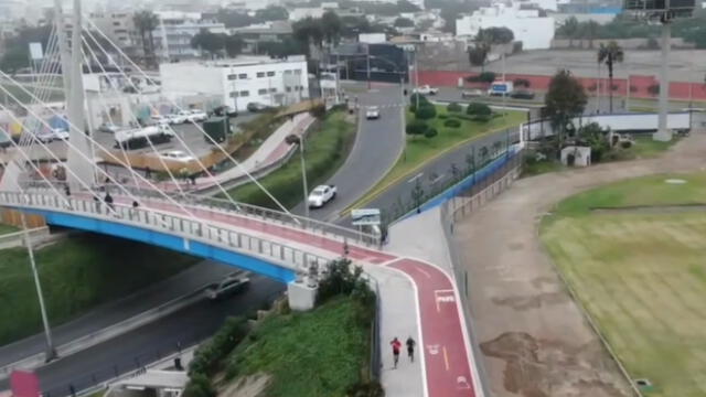 Alcalde Augusto Cáceres aseguró que la reja que restringe el paso a la ciclosenda nunca se cerrará. (Foto: Captura de video / América Noticias)