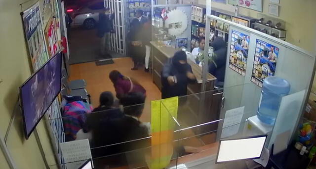 A balazos ladrones roban más de 10 mil soles de tienda en Arequipa [VIDEOS]