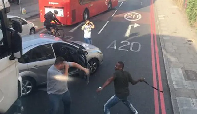 YouTube: discusión entre conductores acabó en brutal pelea en una calle de Londres 