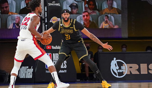Los Angeles Lakers ganaron el primer juego de esta serie ante Miami Heat. Foto: AFP