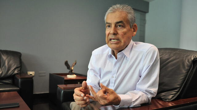 Villanueva recomienda a Aráoz pedir disculpas por declaraciones de PPK sobre comisiones
